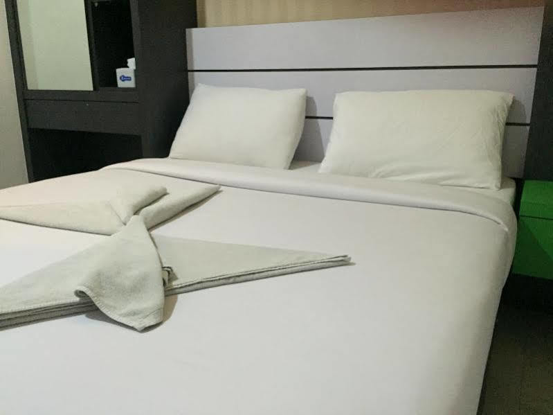 Redlink Hotel Batam Luaran gambar