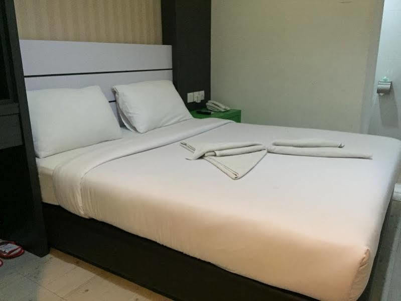 Redlink Hotel Batam Luaran gambar